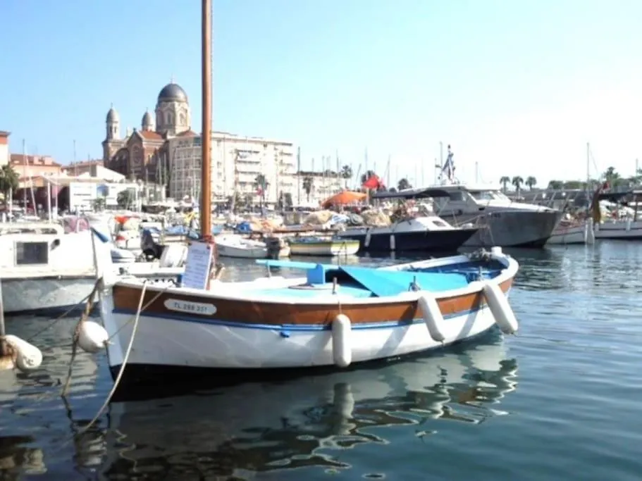 La Passiflore Saint-Raphael  France